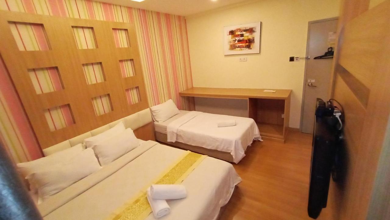 Hotel Zamburger De Melaka Esterno foto